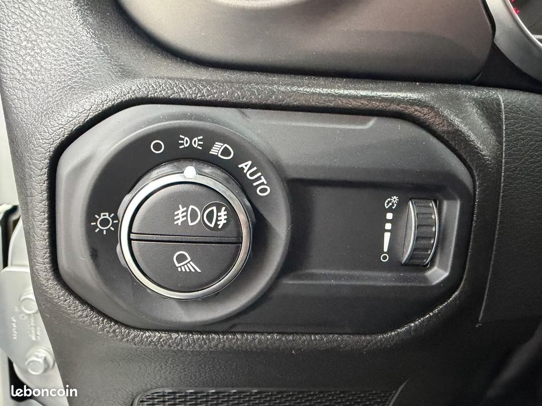 Jeep GLADIATOR Willys Sport 3.6 V6 284 ch BVA8 4x4 – Alpine – Navigation – Freedom Top (image 29)