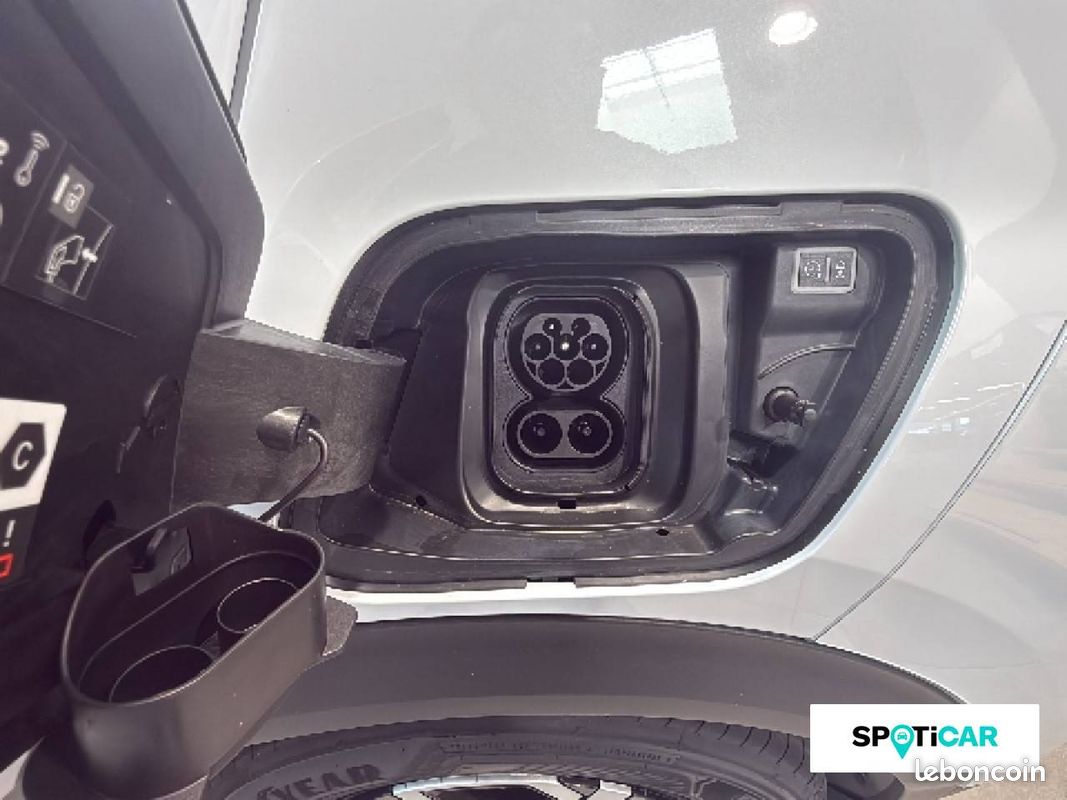 PEUGEOT 2008 Electrique 54 kWh 156 ch Style (image 18)