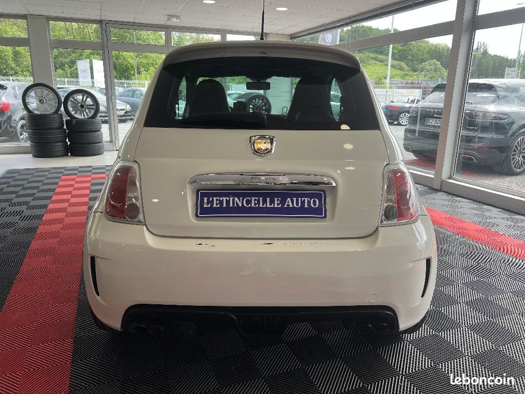 Abarth 500 1.4 16V T-Jet 135 ch (image 9)