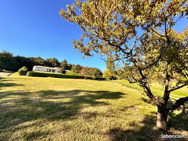 Terrain 1 000 m² Agen