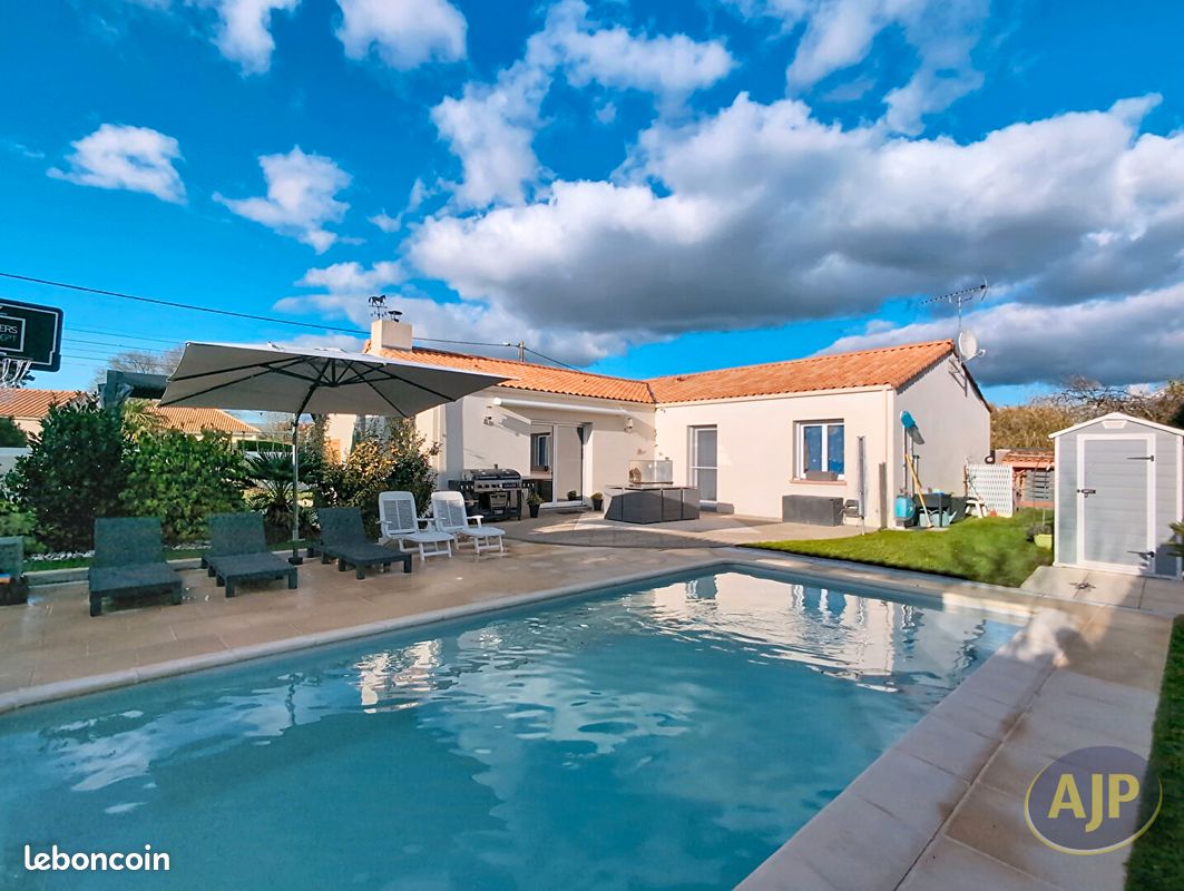Maison 6 pièces 122 m² · à Vieillevigne · 122 m² · 299 900 €