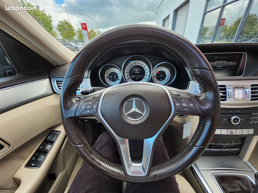 MERCEDES CLASSE E 200 BlueTEC Executive 2ème Main Toit Ouvrant ENTRETIEN MERCEDES (image 14)