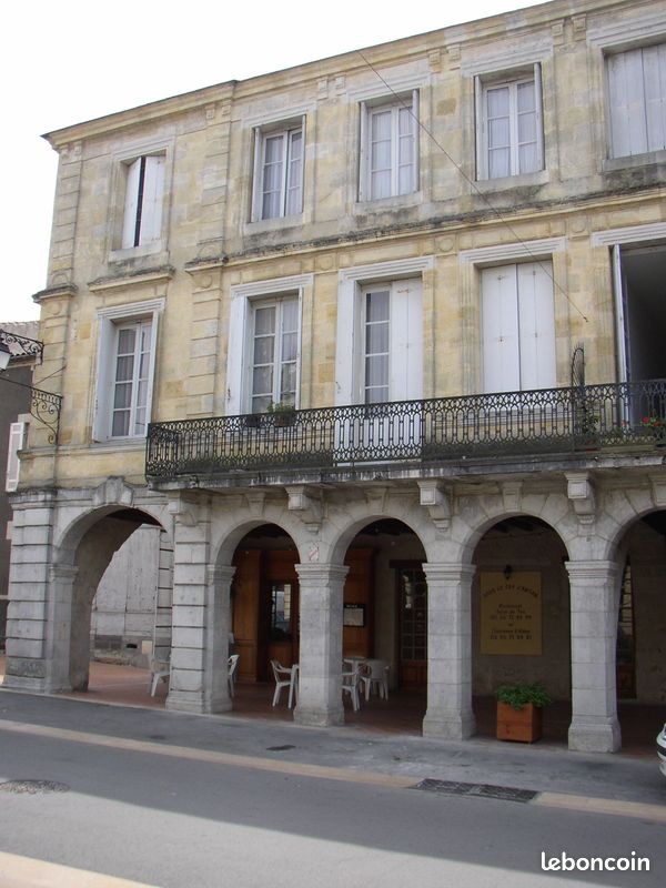 Maison 15 pièces 373 m² · à Monségur · 373 m² · 179 000 €
