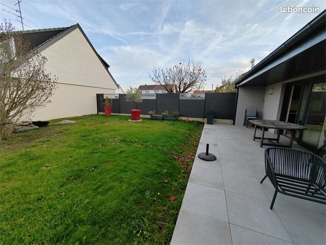 Maison 6 pièces 136 m² · à Rosenau · 136 m² · 2 100 €/mois
