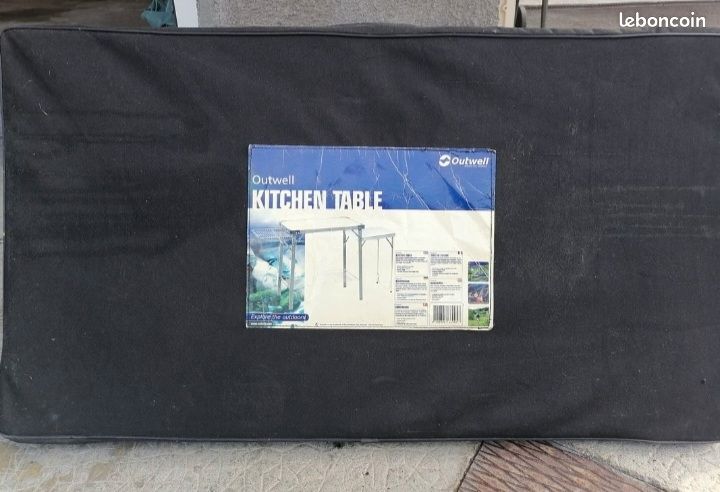 Kitchen table (image 2)