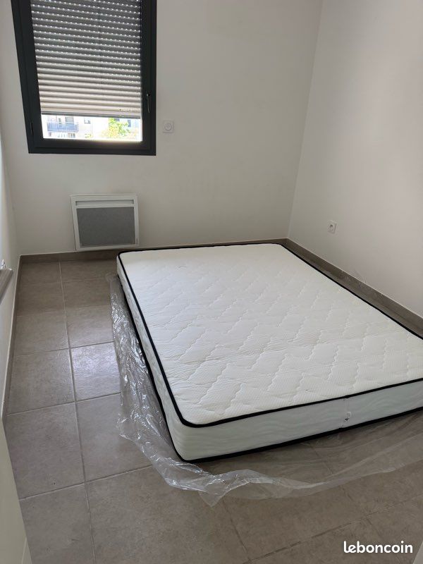 Matelas ressorts 140x190 neuf + sommier (image 1)