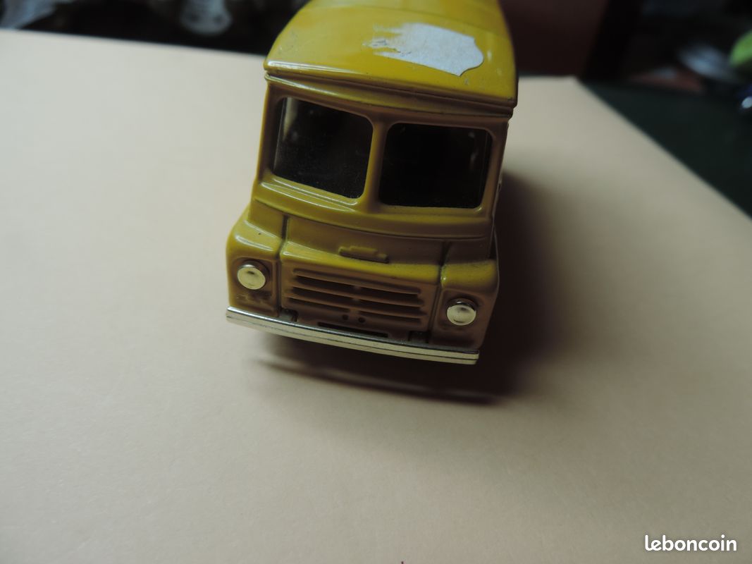 Camionnette Morris LD 150 Cirque Pinder - Modèle Réduit 1/50e Corgi Altaya (Occasion)
