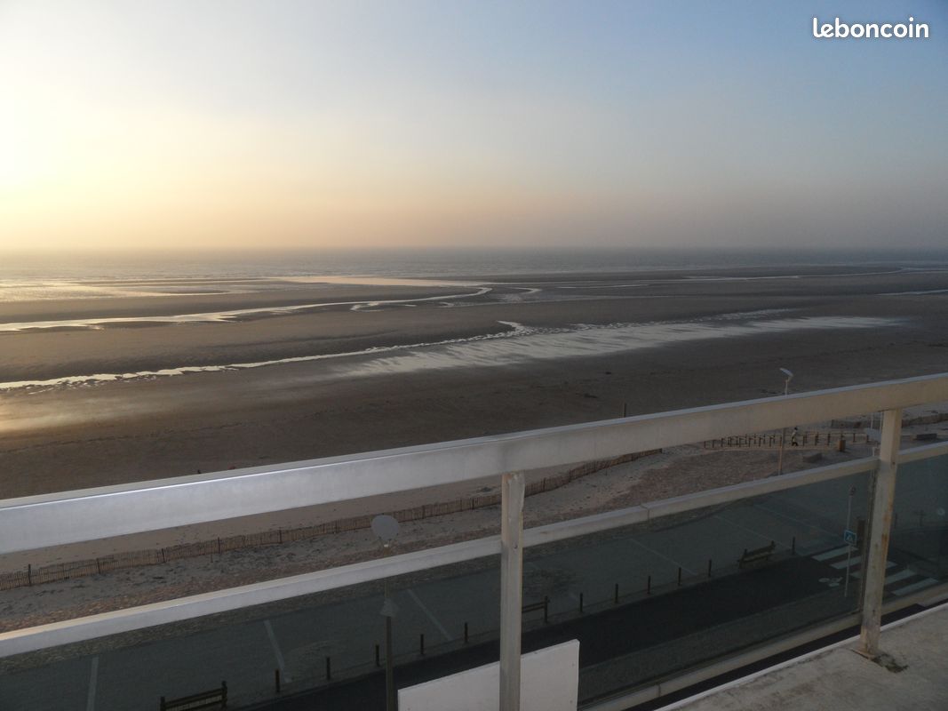 Vue 360° sur plage, ciel et mer, à Hardelot, à 150 mètres des commerces - Location Appartement F2 (image 1)