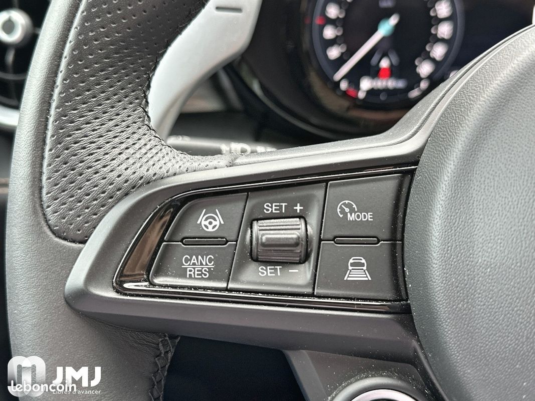 ALFA ROMEO Tonale 1.3 Hybride Rechargeable PHEV 280ch AT6 e-Q4 Veloce (image 13)
