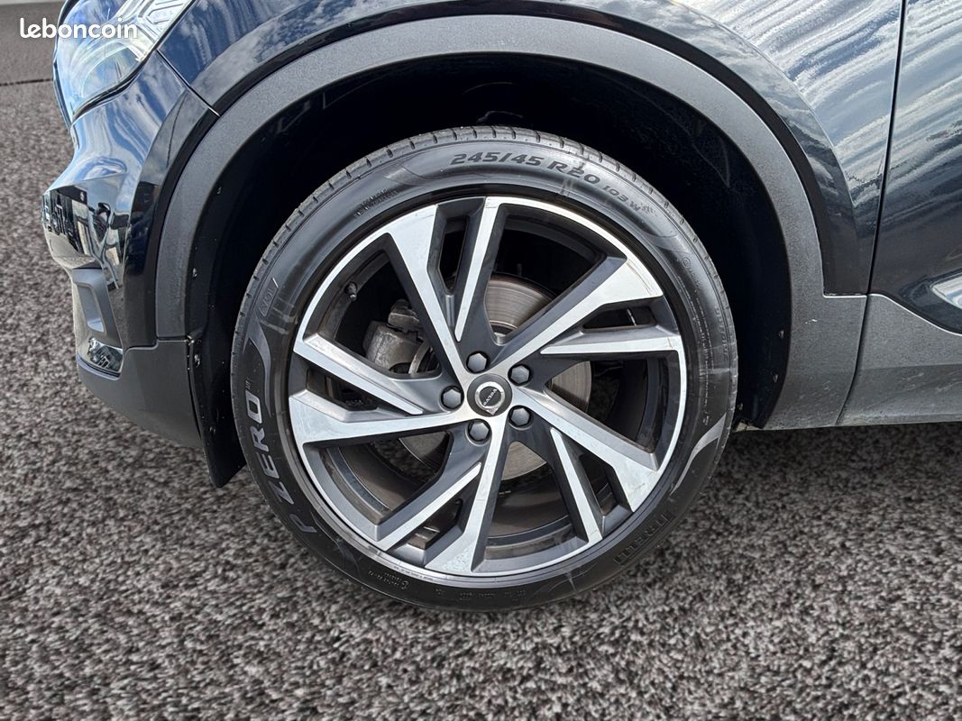 VOLVO XC40 D4 AWD AdBlue 190 ch Geartronic 8 Momentum (image 9)