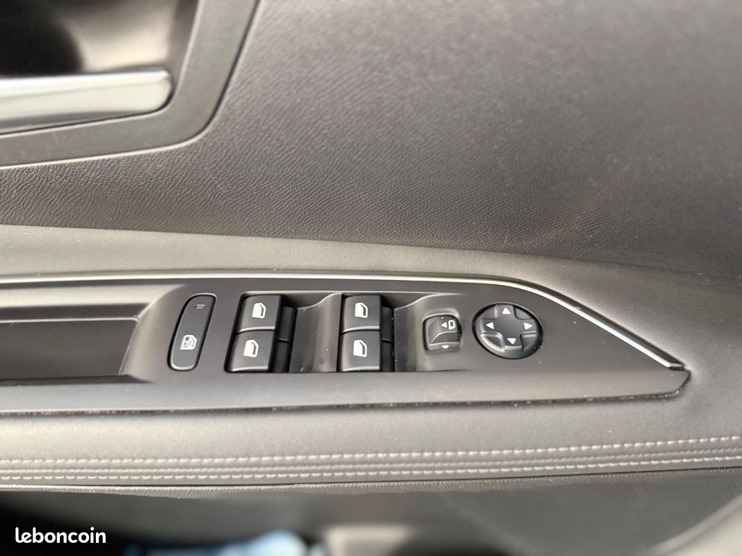 PEUGEOT 3008 1.6 Puretech 180ch SS EAT8 Allure (image 27)