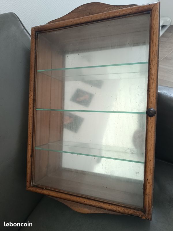 Vitrine murale (image 1)