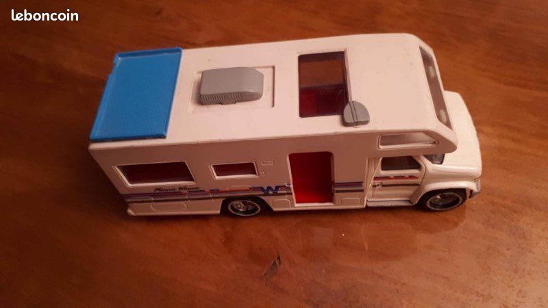 Camping car modèle réduit (image 1)