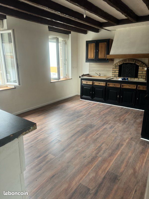 Immeuble 12 pièces 285 m² · à Commentry · 285 m² · 210 000 €