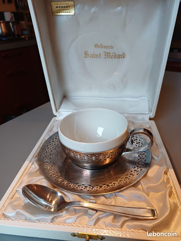 Tasses en argent art déco - France