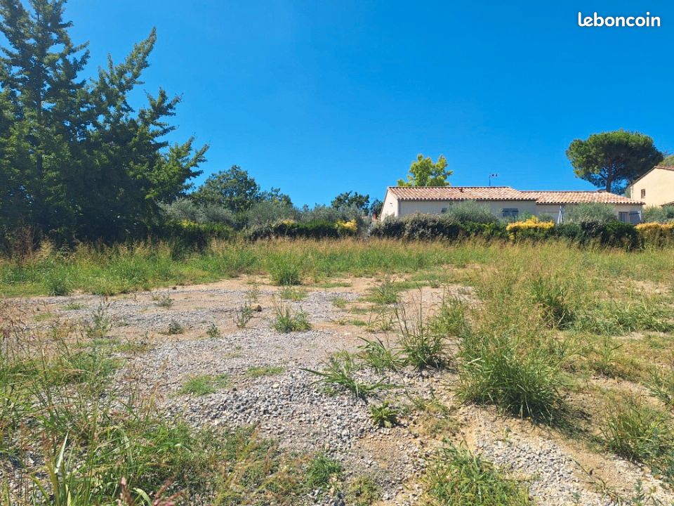 Terrain 753 m² · à Pierrevert · 149 000 €
