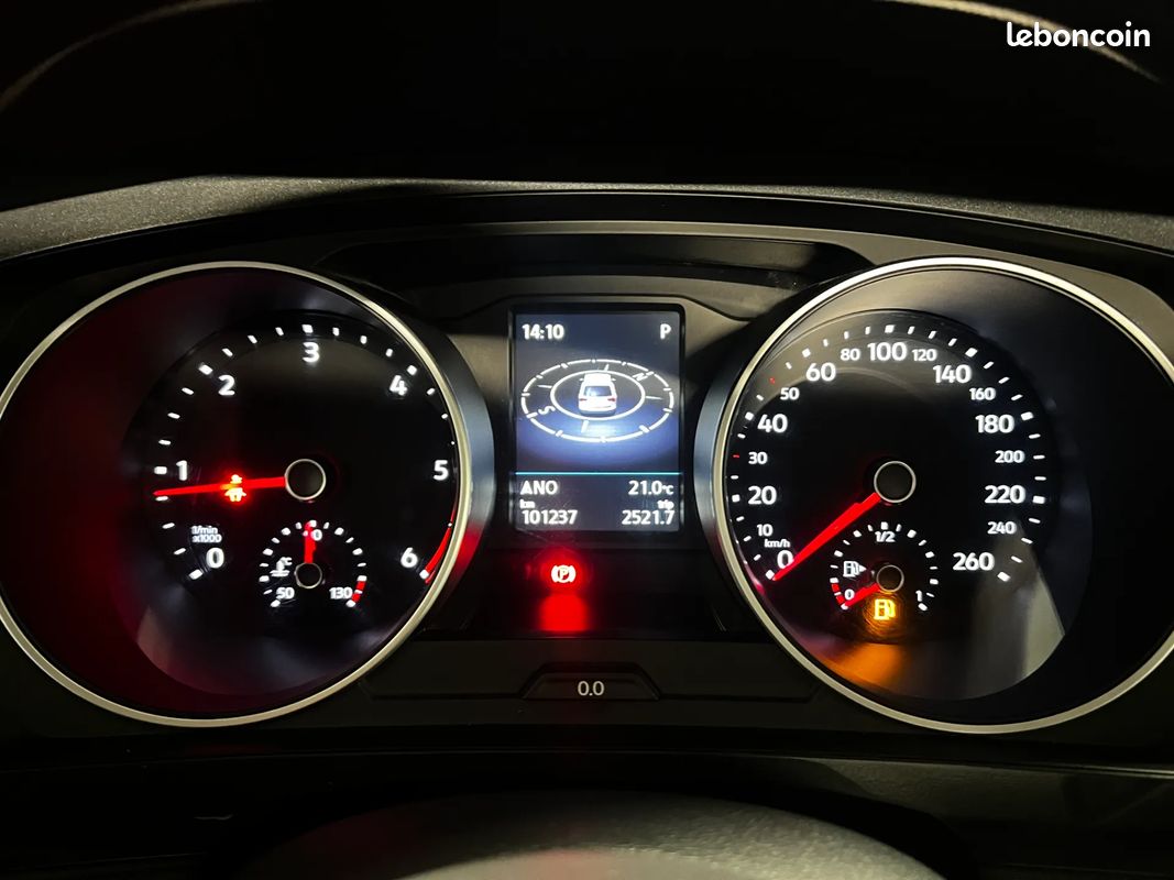 VOLKSWAGEN Tiguan 2.0 TDI 150ch Confortline - Boîte auto - CarPlay - Toit ouvrant panoramique - Régulateur de vitesse - Caméra de recul (image 28)