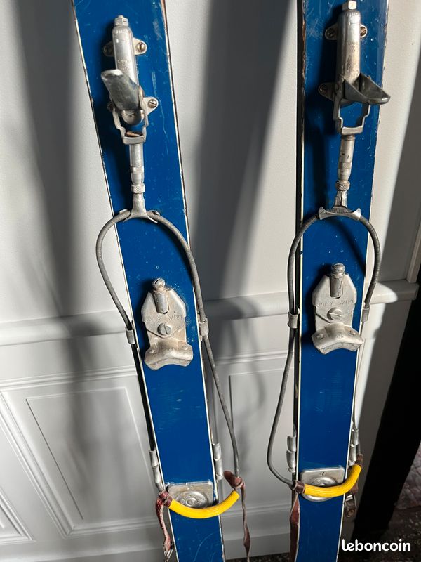 Skis Vintage HEAD Tête Bleue Années 60 - Longueur 182 Cm Avec Fixations Dover Marker Rotomat, Occasion