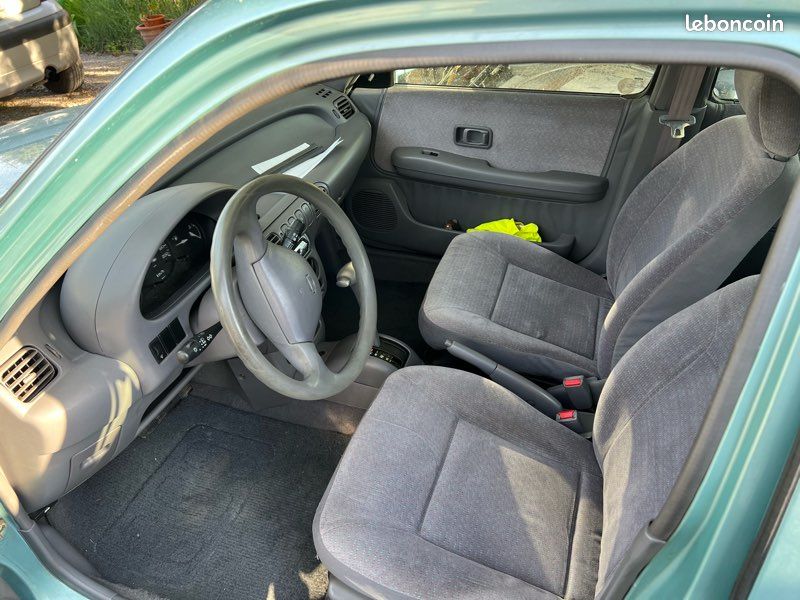 Nissan Micra (image 3)