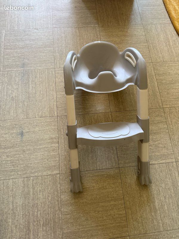 Réducteur / siège de toilette pliable (image 1)