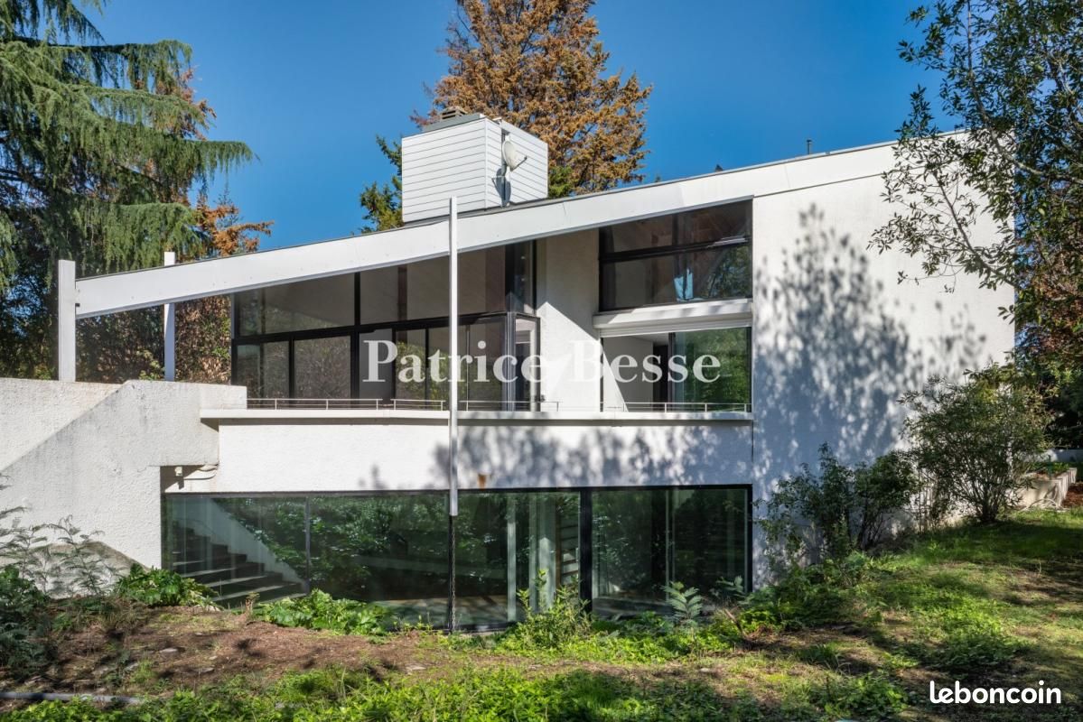 Maison 10 pièces 367 m² · à Bouliac · 367 m² · 890 000 €