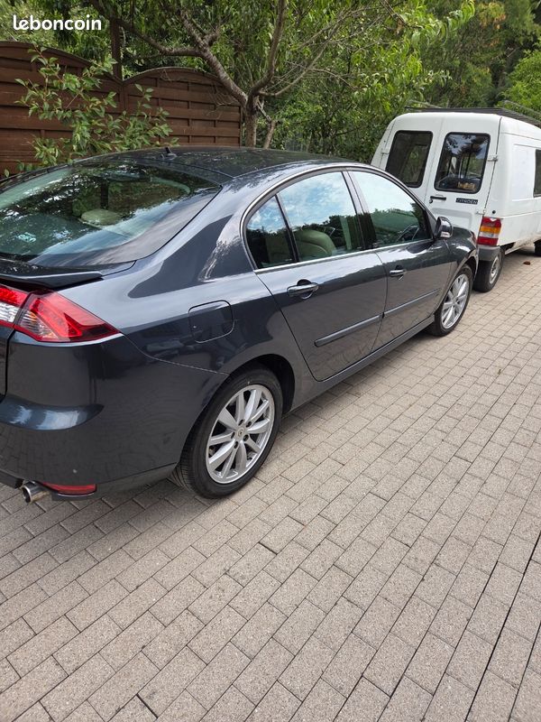 Laguna 3 dci initial paris 175 cv (image 2)
