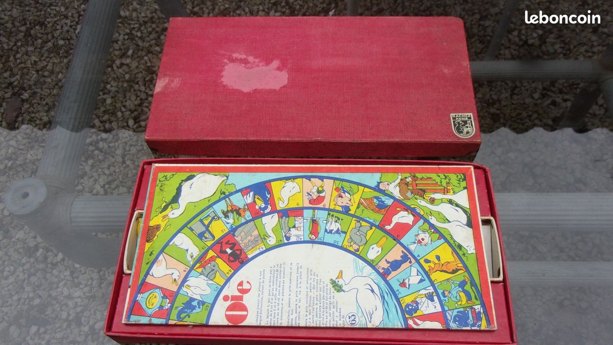 Boîte de jeux anciens dadas, oie, dames + 1 autre jeu