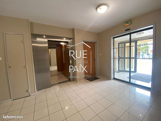 https://img.leboncoin.fr/api/v1/lbcpb1/images/3e/3a/cd/3e3acdaf09b69444e8ea55532b14e0c31ddaf0ce.jpg?rule=ad-image