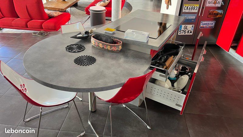 Cuisine équipée Arthur Bonnet laquée rouge brillant/plateau gris marbré (image 8)