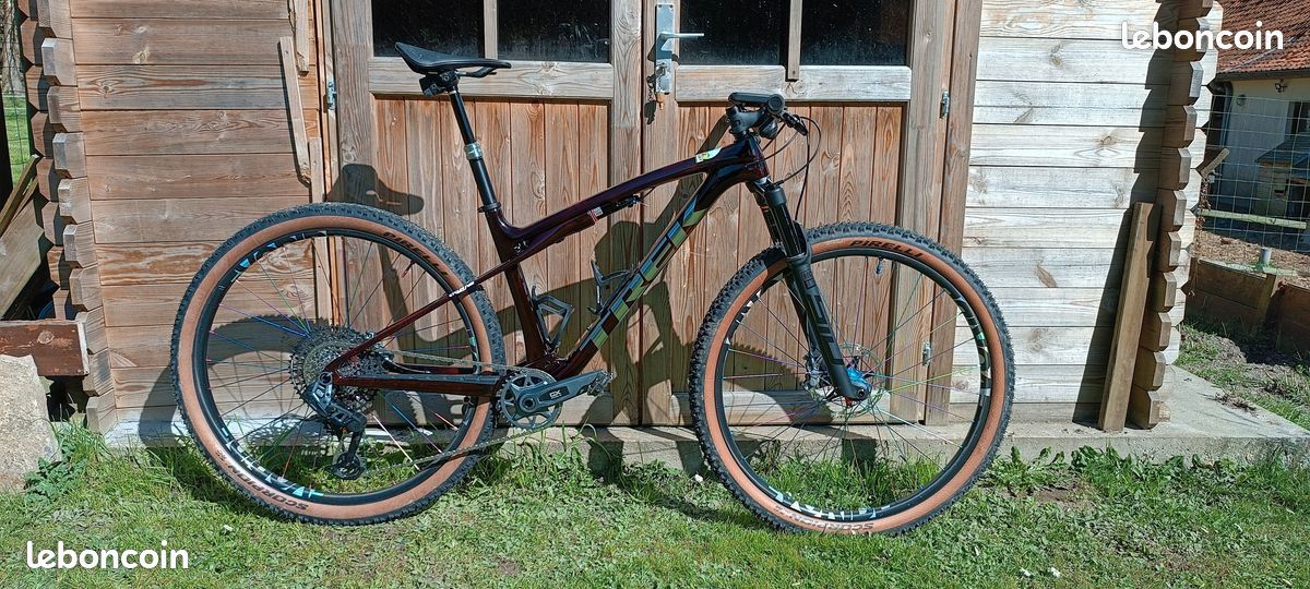 VTT 29 " Trek Supercaliber 9.7 rouge bordeau 2025 (image 1)