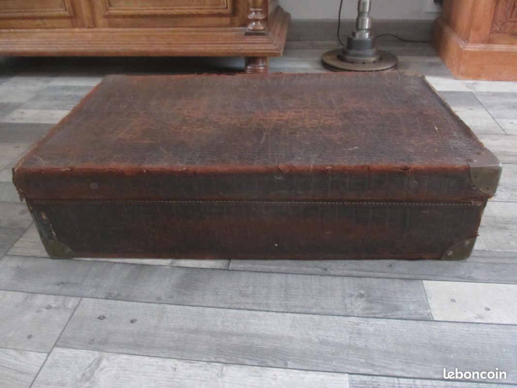 Ancienne valise en cuir effet crocodile (image 8)