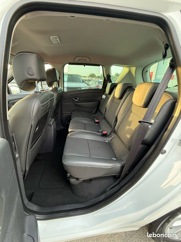 RENAULT Scénic III 1.5 dCi 110 cv Phase 2 (image 8)
