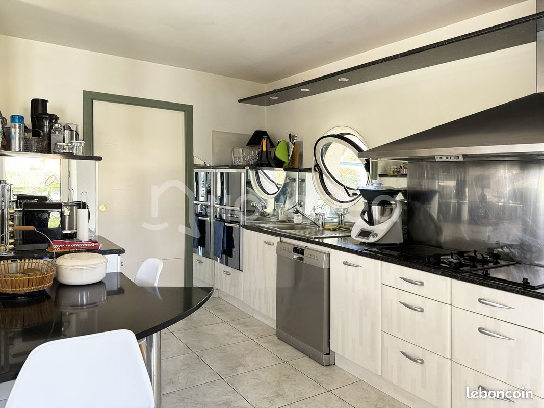 Villa 6 pièces 211 m² - Pau 64000 (image principale 3)