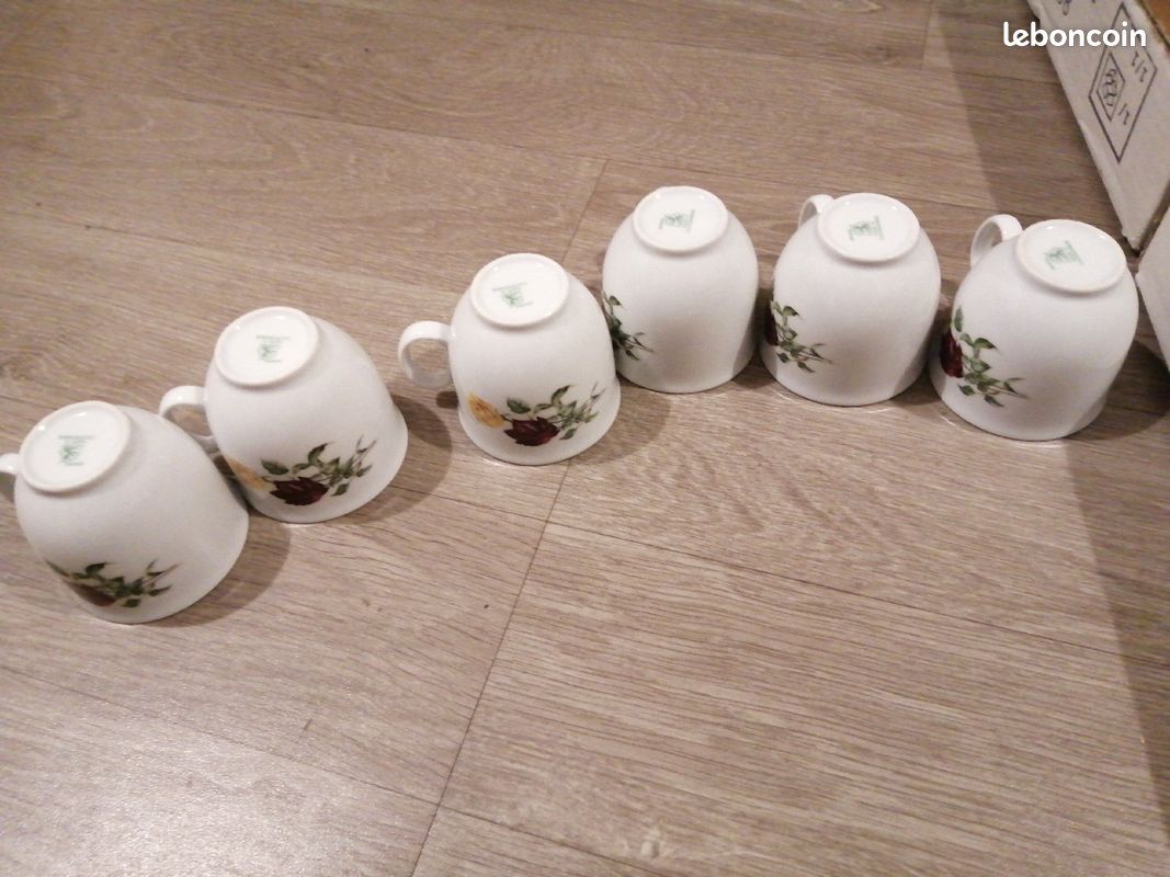SERVICE à CAFÉ ☕ en PORCELAINE DE RÉPUBLIQUE TCHÈQUE 🇨🇿 CZ, TRÈS TRÈS ANCIEN ET GRIFFÉ voir en dessous (image 5)