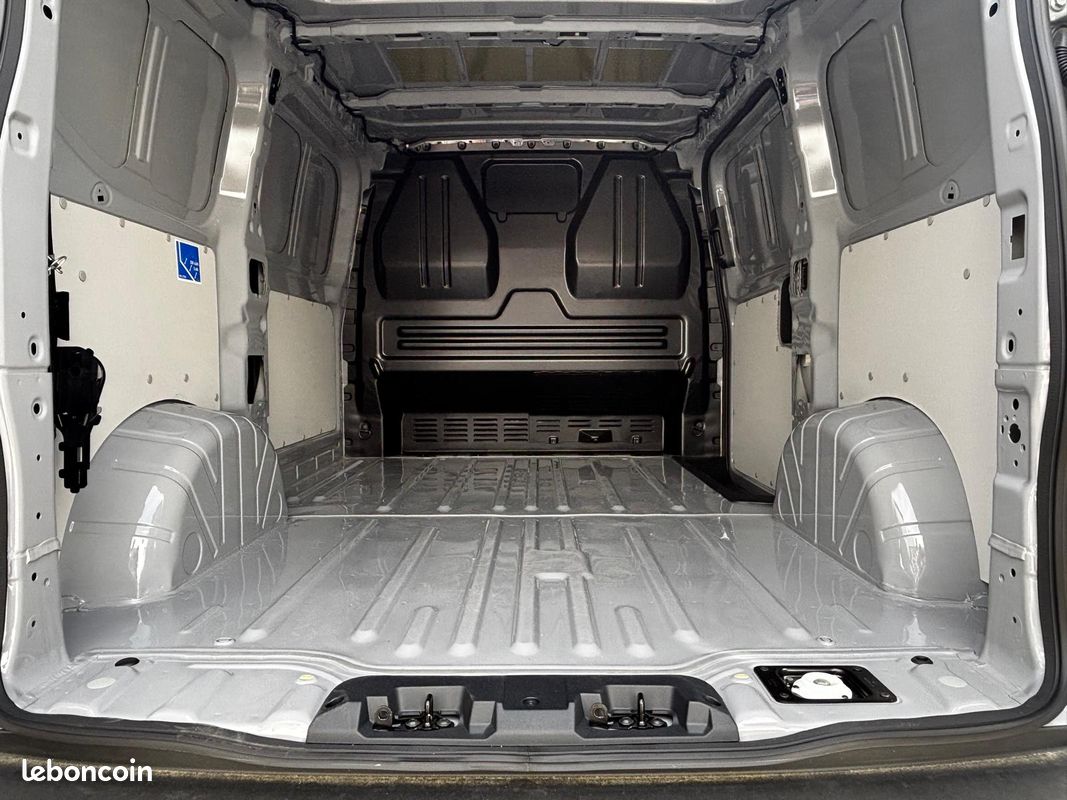Volkswagen utilitaires transporter van l1h1 2.0 tdi 150 bva8 business (image 14)