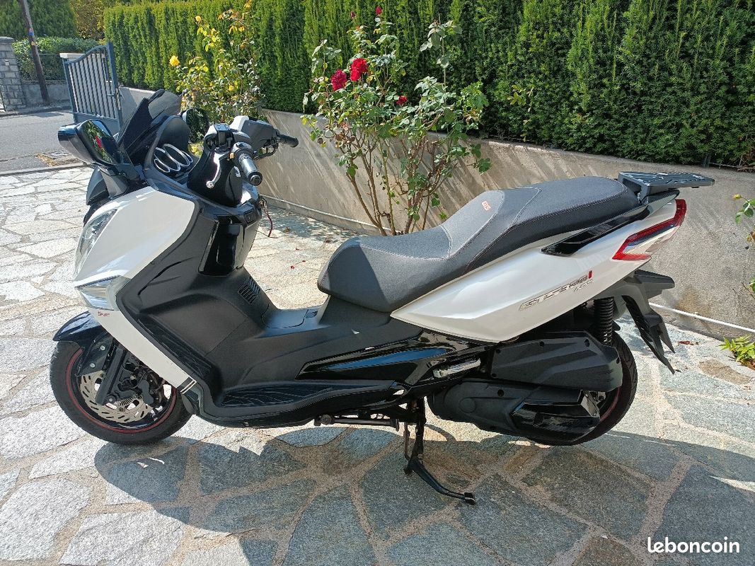 Scooter Sym 300 Sym Gts 300i Evo SYM GTS 300i EVO 2011 REGULATOR