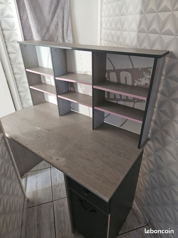 Bureau (image 2)