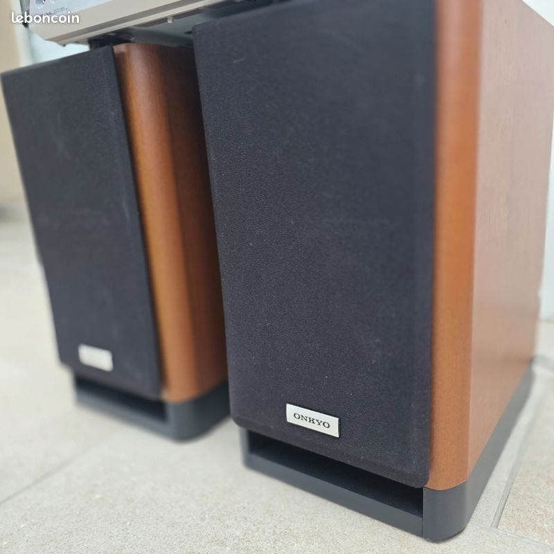 Lot Chaîne Hi-Fi Onkyo CR-325 + Câbles + Enceinte Jamo E600 – Argenté