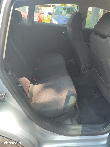 Seat LEON 2.0 TDI140 STYLANCE (image 28)