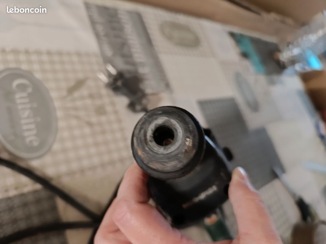 Perforateur Bosch PBH 20 RE
Fonctionne parfaitement
Envoi possible (image 3)
