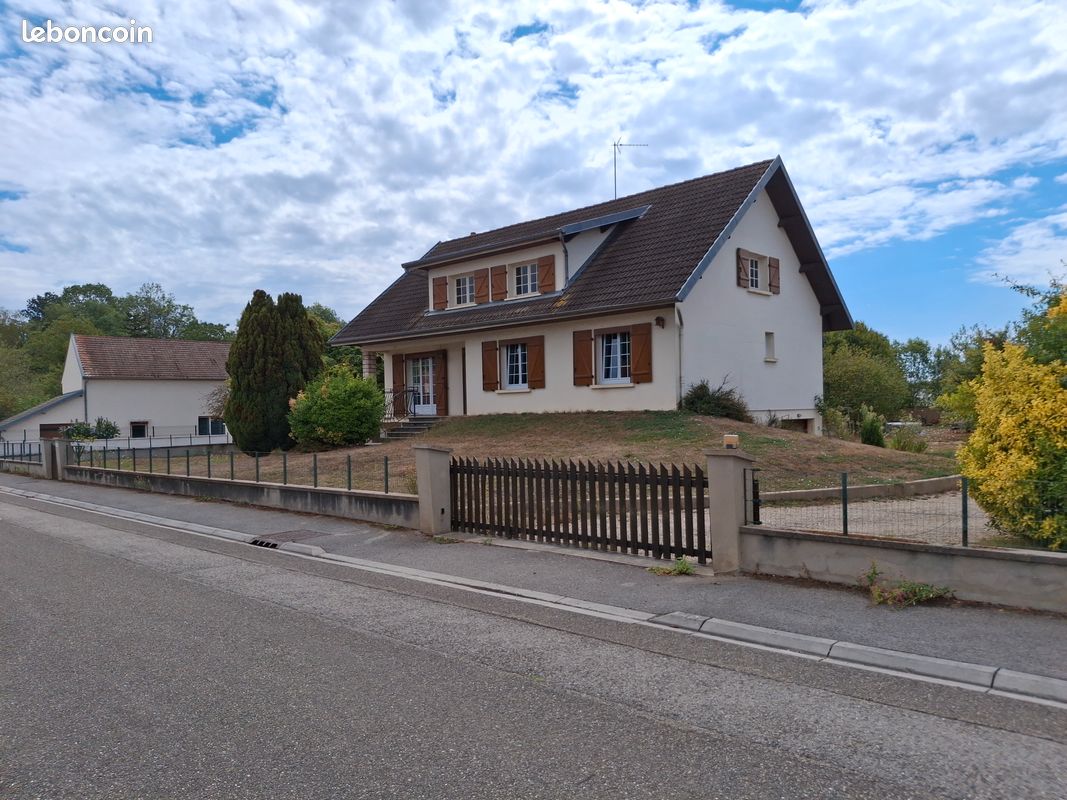 Maison 5 pièces 100 m² · à Abergement-la-Ronce · 100 m² · 239 000 €
