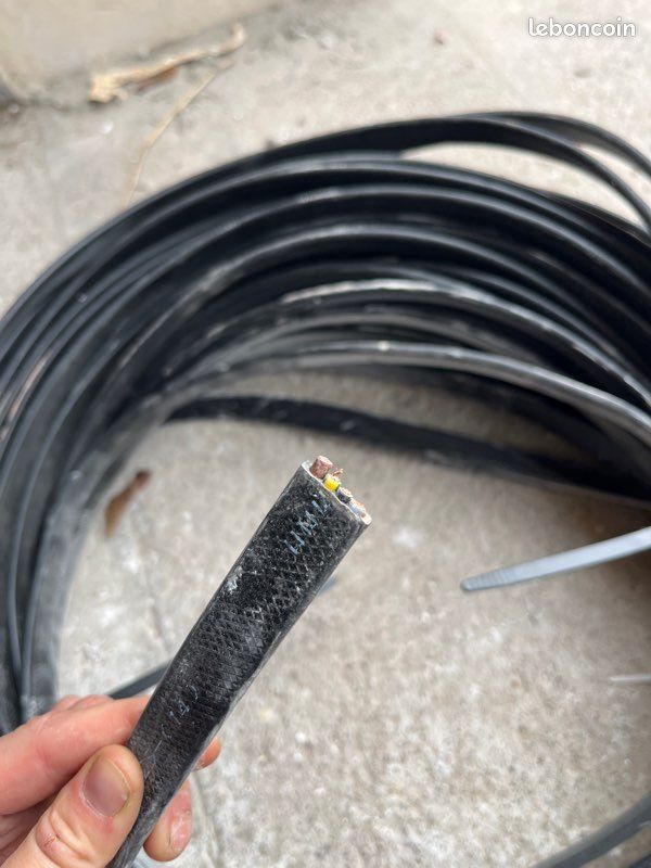 Câble électrique plat souple type H07VVH6F - Nombre de conducteurs : 4G- Section : 2.5mm² (image 2)