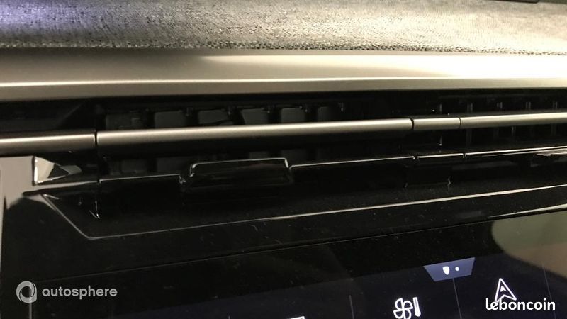 Peugeot 5008 Hybrid 145ch Allure e-DCS6 (image 26)