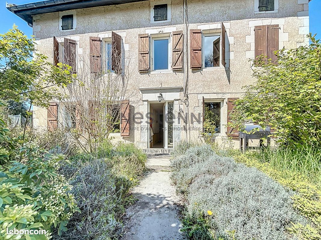 Maison 5 pièces 274 m² · à Martres-Tolosane · 274 m² · 227 704 €