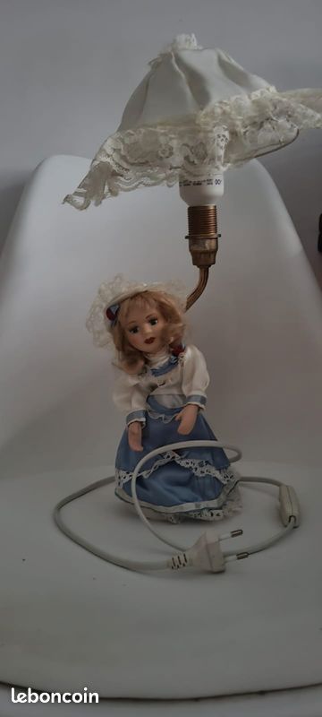 Lampe porcelaine poupée (image 4)