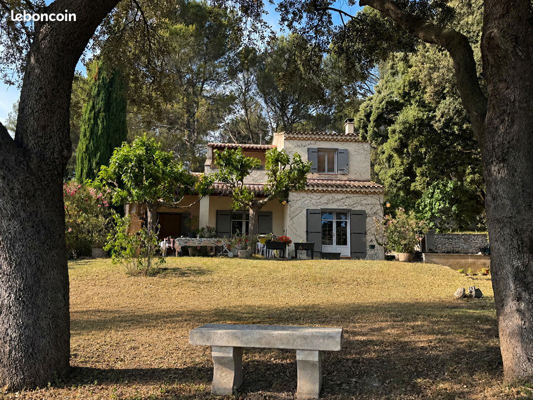 Maison 4 pièces 163 m² · à Pélissanne · 163 m² · 567 000 €