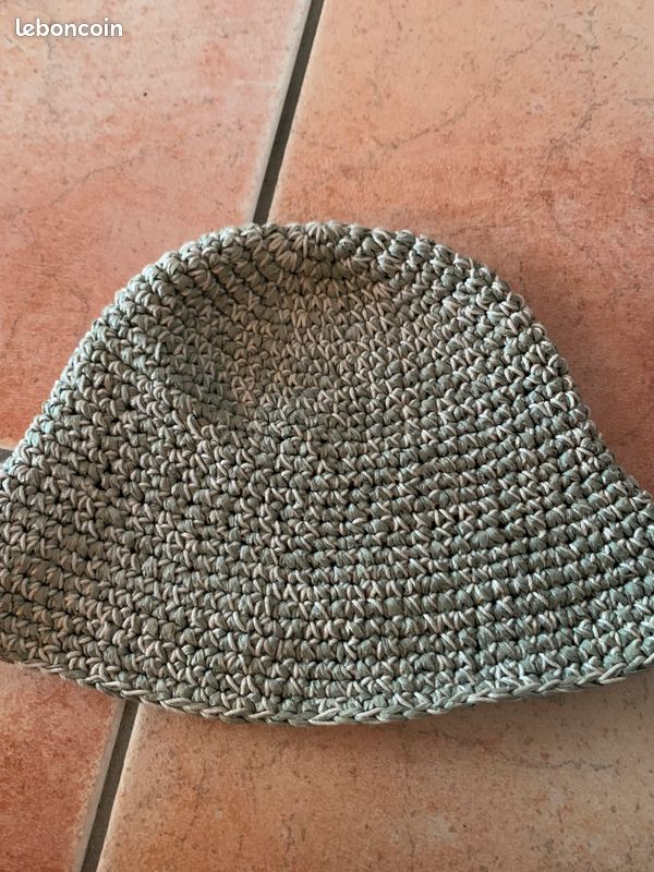 Bonnet Etam (image 1)