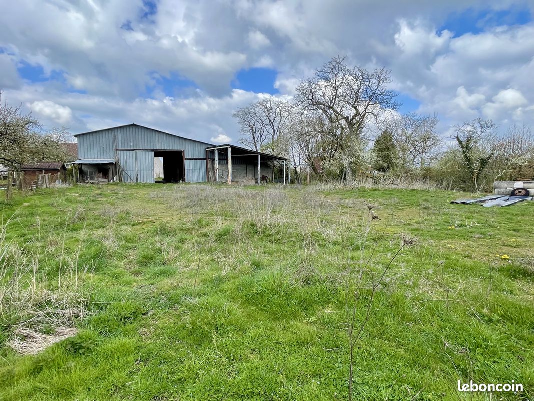 Terrain 3019 m² · à Ville-en-Vermois · 3 019 m² · 175 000 €