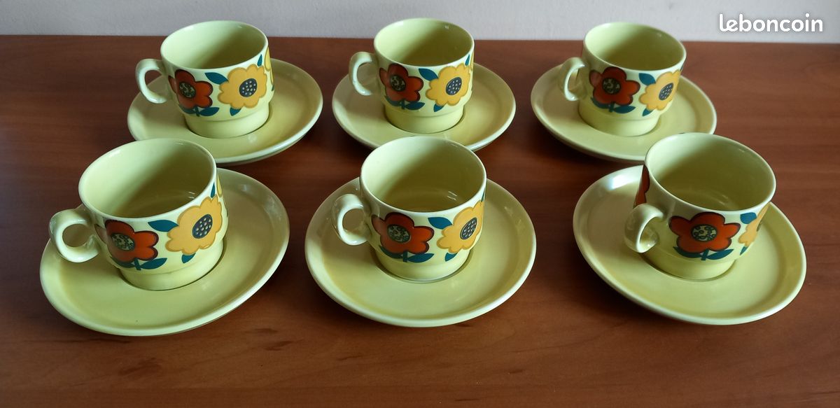 11 tasses café et pot à sucre décor lotus orange années 70