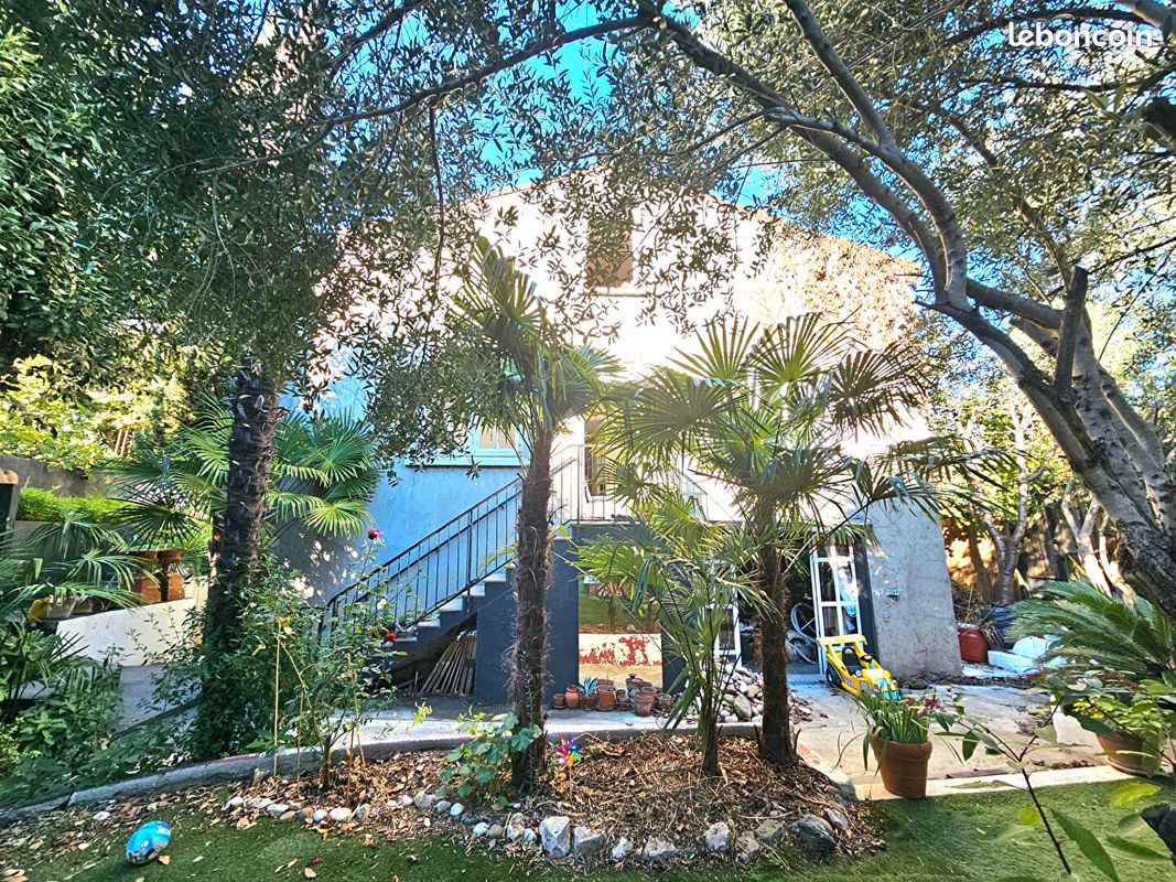 Maison 10 pièces 230 m² · à Carcassonne · 230 m² · 276 000 €